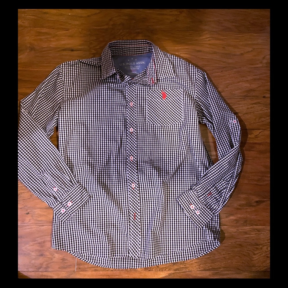 Men’s medium polo button up shirt